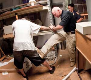 http://police-praetorian.netdna-ssl.com/article-images/Combatives-Training-300x263.jpg